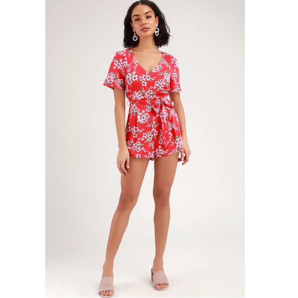 NEW LULUS Summer Travel Red Floral Romper SMALL S - Picture 5 of 8